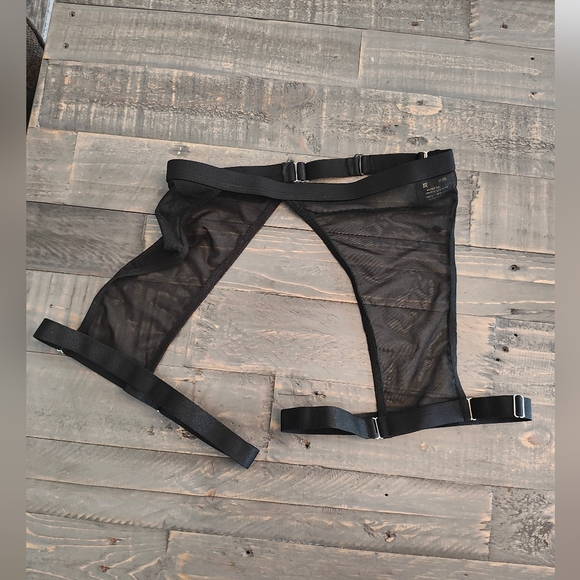 Bandurska Garter - Picture 2 of 4